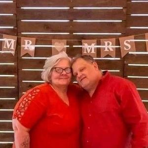 Meet your Posher, Lorie